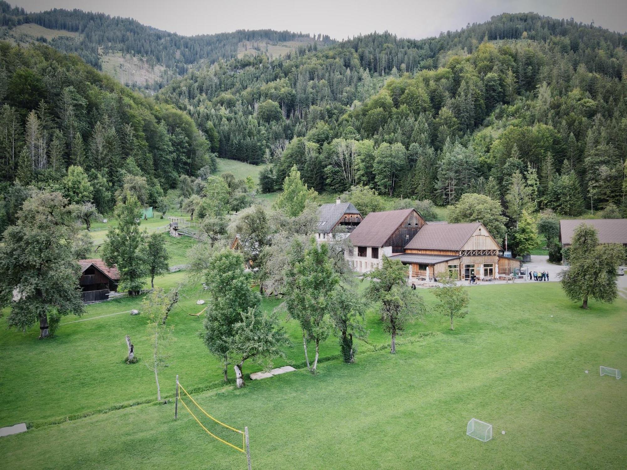 Rafting Camp Palfau Pensionat Eksteriør billede