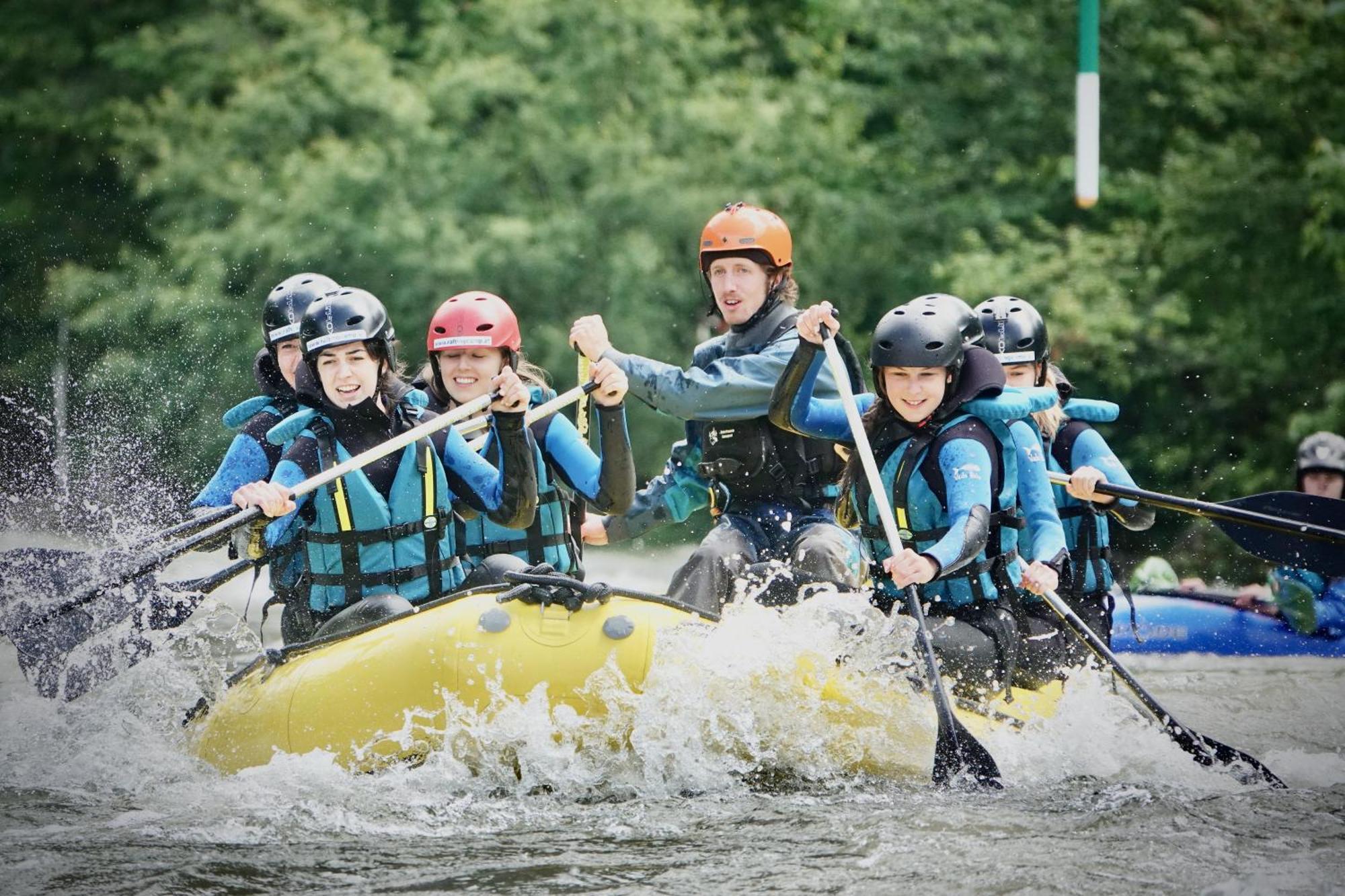 Rafting Camp Palfau Pensionat Eksteriør billede